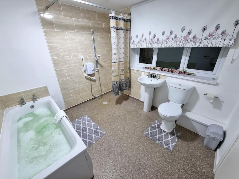 *C.Sani* Setup For Your Most Relaxed & Amazing Stay + Free Parking + Free Fast Wifi * 리즈 외부 사진
